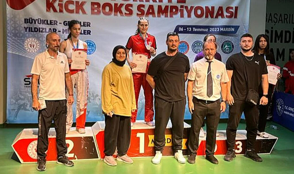 Azra Kuru Milli Takımda