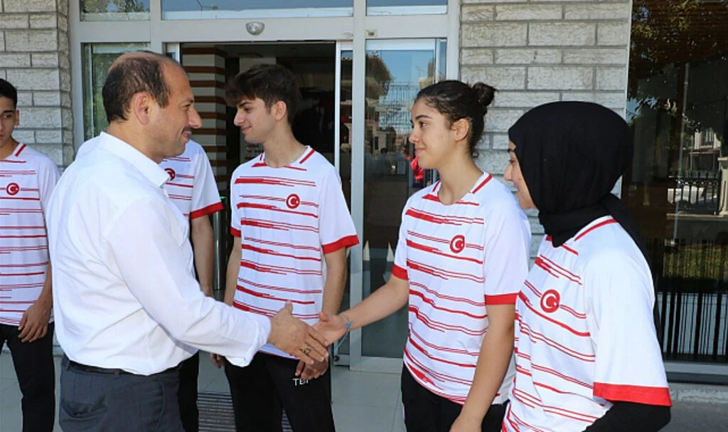 Başarı Hikayelerini Dereci ile Paylaştılar