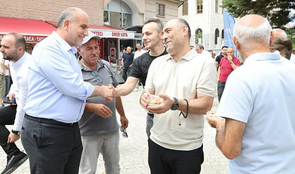 Başkan Sandıkçı’dan Aşure İkramı  