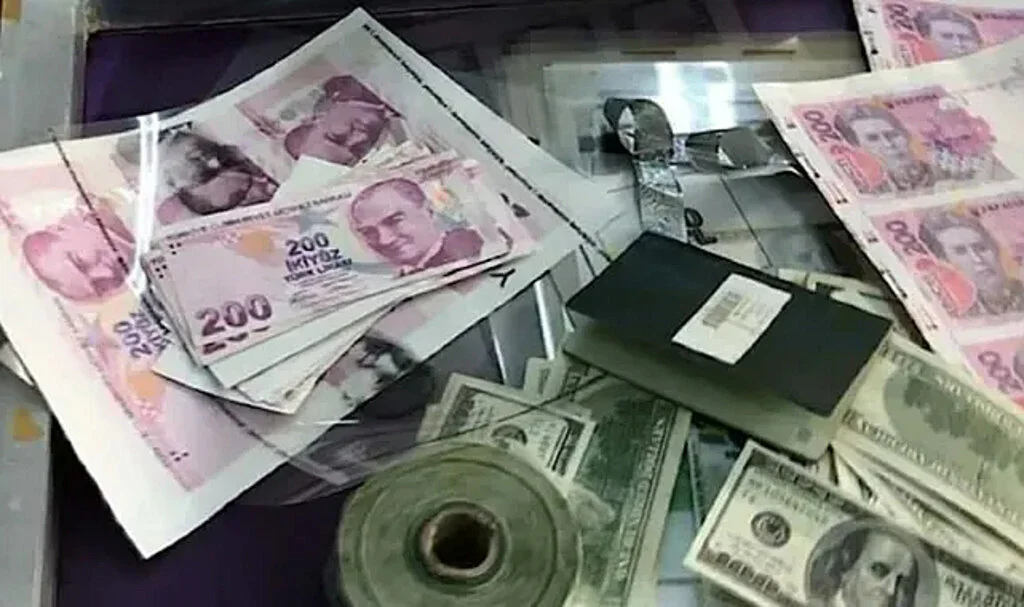Bastığı Sahte Parayı ATM’lerde Gerçeğe Çevirdi
