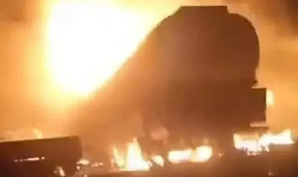 Benzin Tankeri Patladı! Çok Sayıda Ölü Var