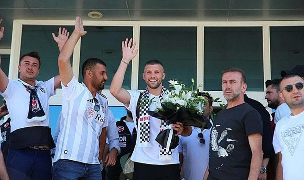 Beşiktaş Ante Rebic'i KAP'a bildirdi!