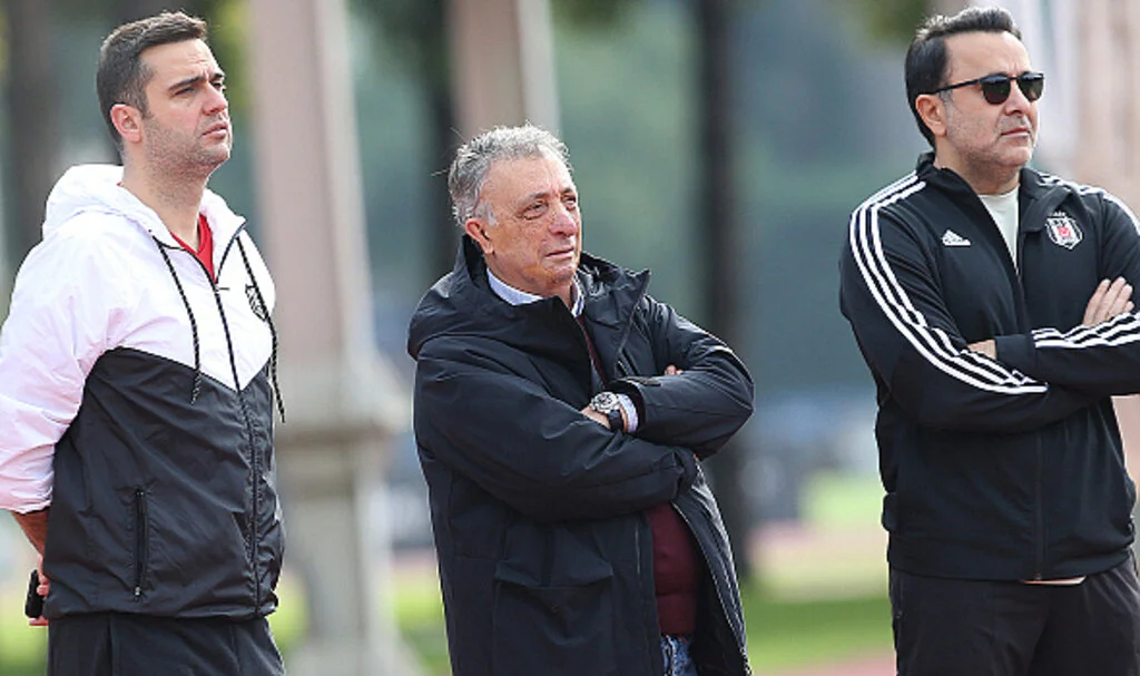 Beşiktaş'ta şok istifa