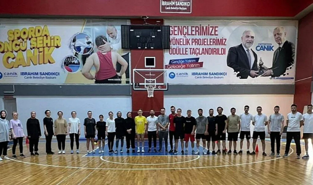 Canik Belediyesi Başkanı Sandıkçı: “Gençlerimizin Yanındayız”