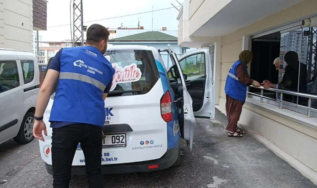 Canik Belediyesi İhtiyaç Sahibi Vatandaşları Yalnız Bırakmıyor