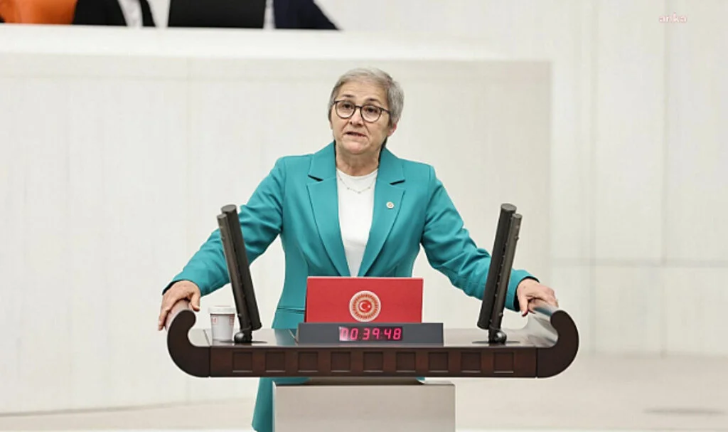 CHP'li Taşkent'ten Ev Emekçileri Raporu: Her 10 Kadın İşçiden 3'ü Cinsel, Fiziksel Şiddete ve Mobbinge Maruz Kalıyor