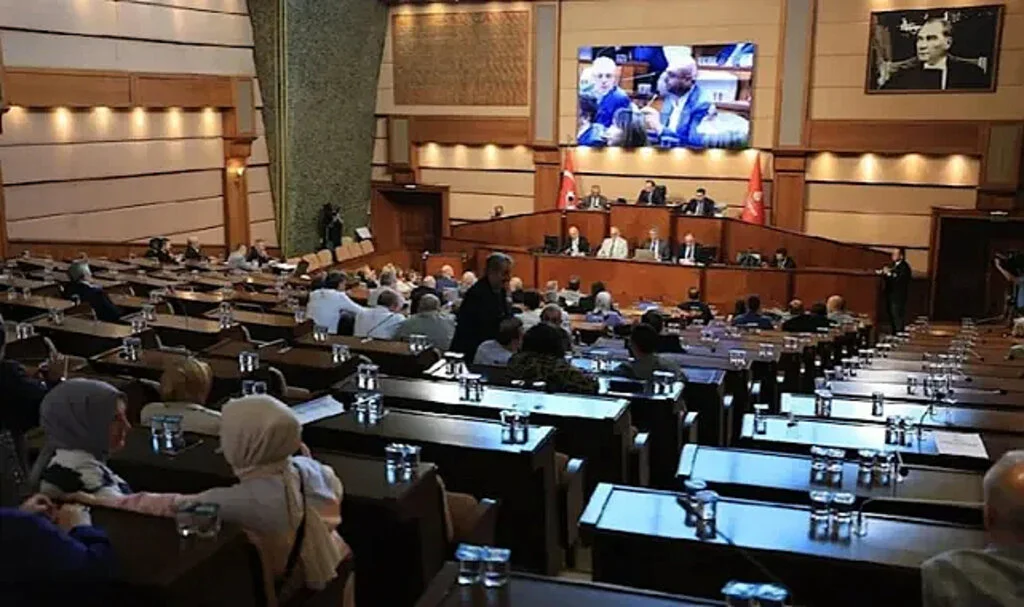 Cumhur İttifakı’ndan İBB’ye Tırpan