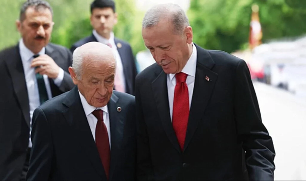 Cumhur İttifakı'ndan Yerel Seçim İçin İzmir ve Antalya Planı! 2 Sürpriz İsim Gündemde