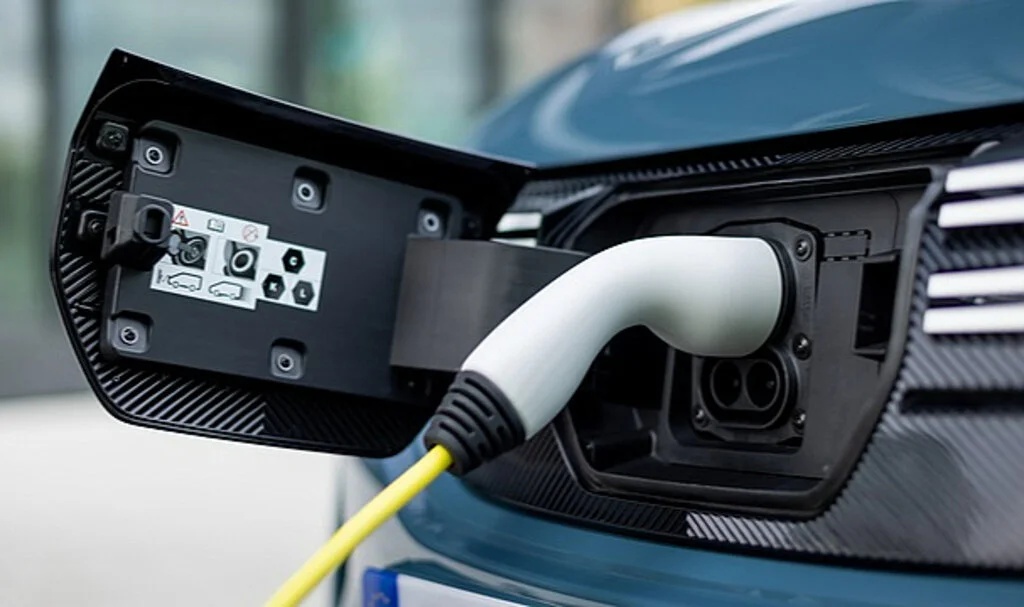 Dacia'nın İlk Elektrikli Modeli Türkiye'ye Geldi