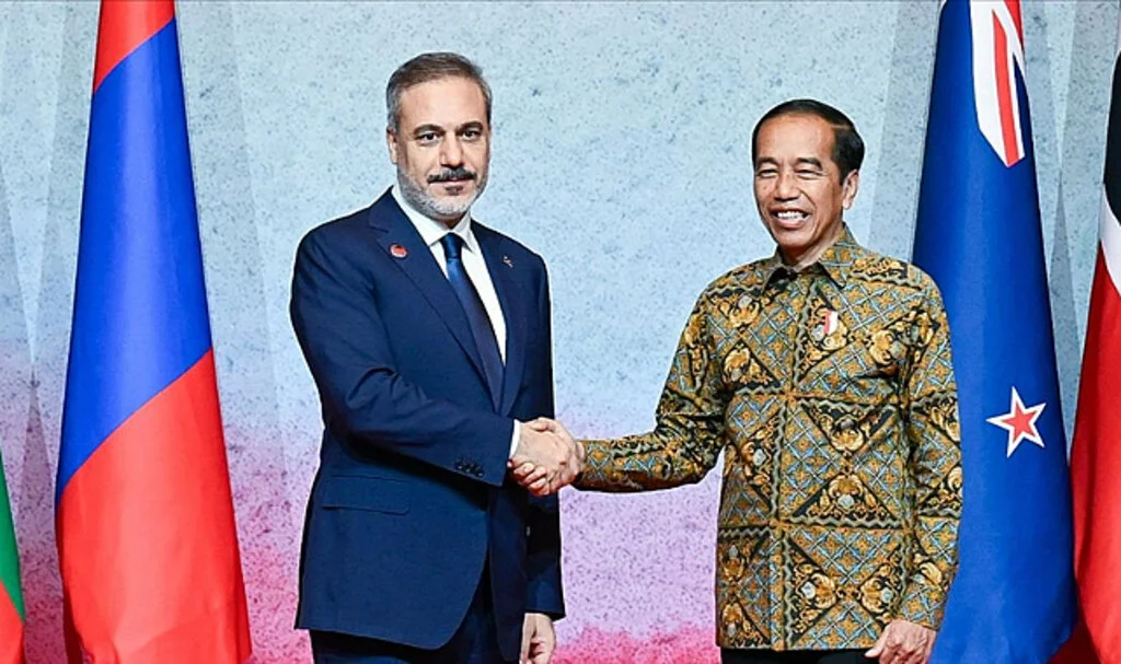 Dışişleri Bakanı Fidan, Endonezya Devlet Başkanı Widodo Tarafından Kabul Edildi