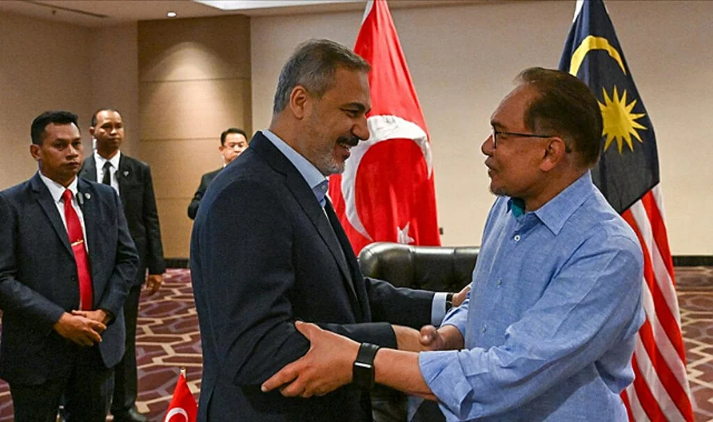 Dışişleri Bakanı Fidan, Malezya Başbakanı Enver İbrahim Tarafından Kabul Edildi
