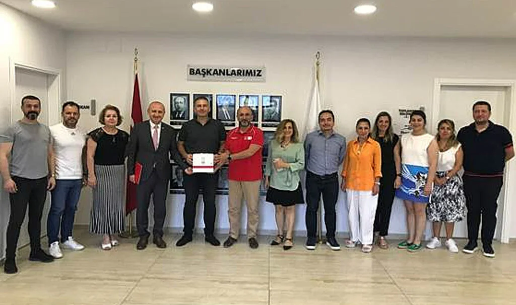 Eczacılar Odası'ndan Kızılay'a Destek 