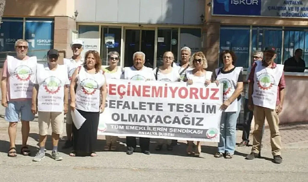 Emekliler Geçim Derdine Düştü: İŞKUR Kuyruğundan Seslendiler