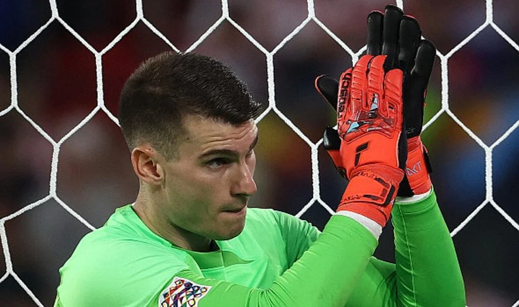 Fenerbahçe, Livakovic'ten haber bekliyor