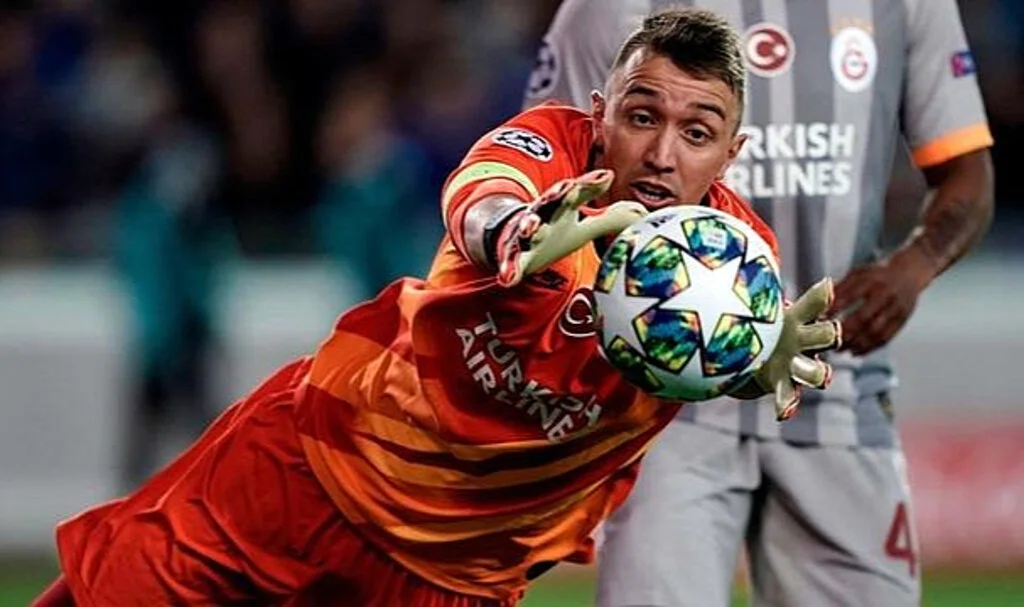 Fernando Muslera Galatasaray'a veda ediyor! Sarı-kırmızılılardan resmi açıklama geldi
