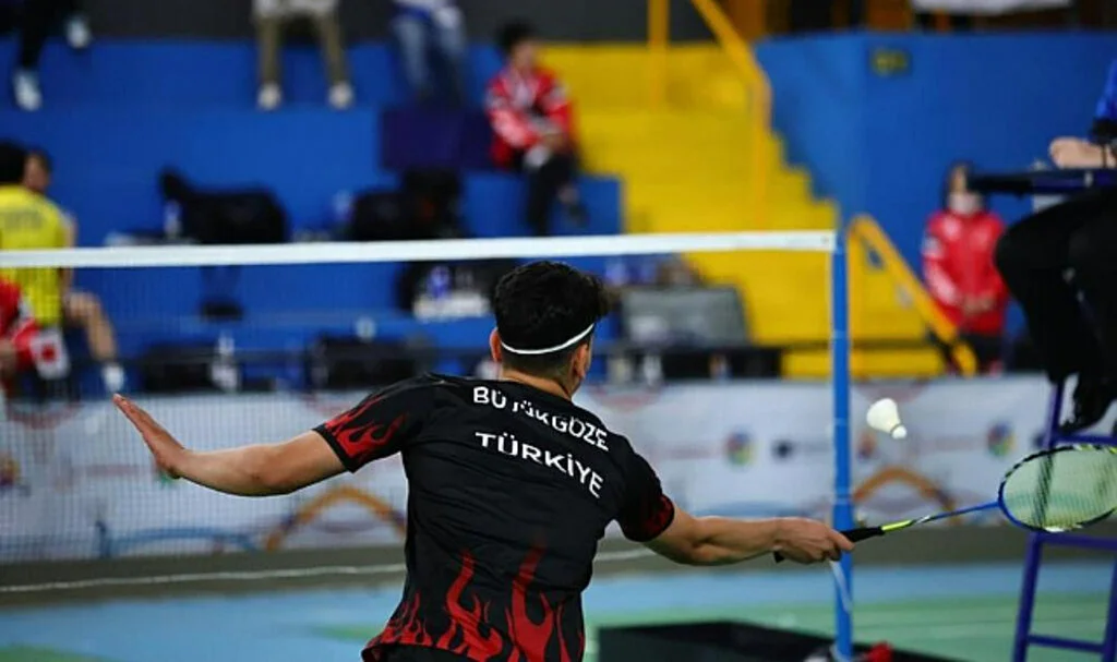 Furkan Büyükgöze Badmintonda Türkiye'ye İlki Yaşattı