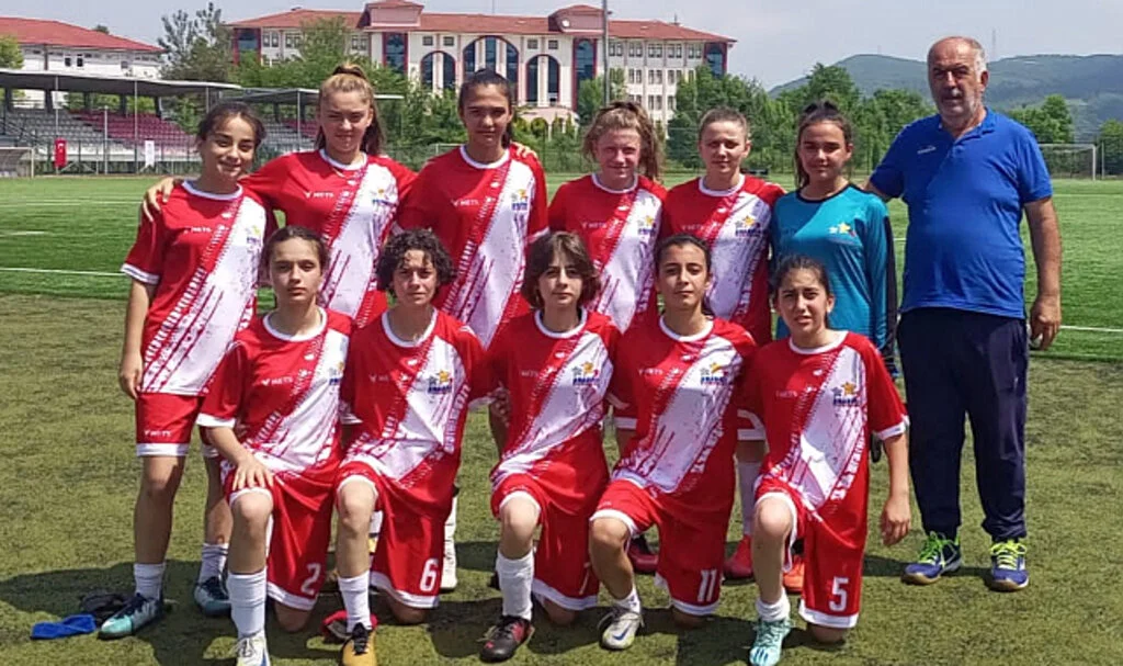 Futbolun yıldızları yarı finallerde