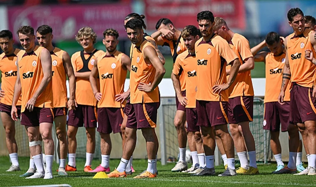 Galatasaray'da hangi isimlere teklif geldi?