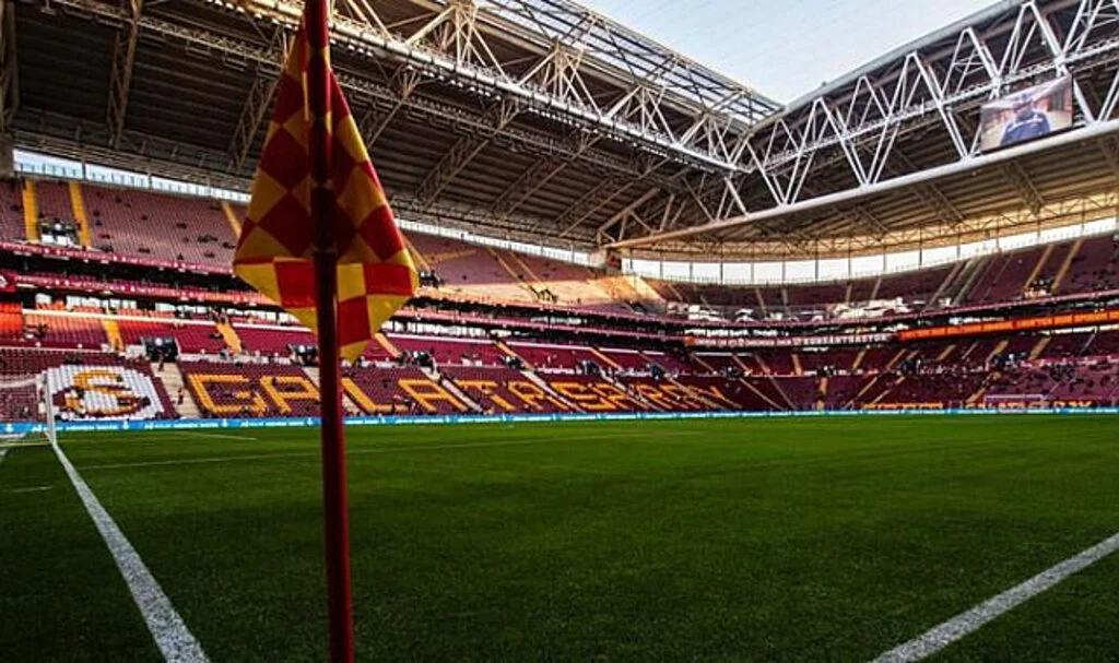 Galatasaray'ın stadyumunun adı resmen değişti: İşte yeni ismi