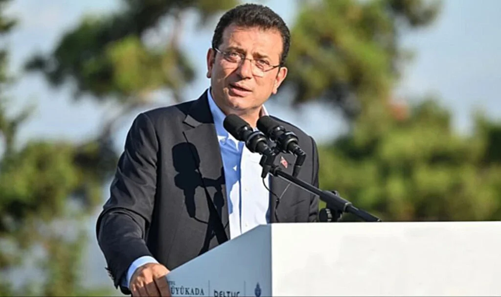 İBB'nin "15 Temmuz" Mesajı Tepki Topladı! Herkes Aynı Yere Takılıyor