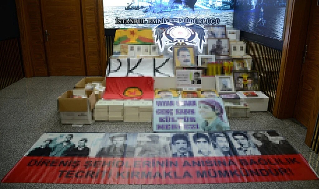 İstanbul Esenyurt'ta HDP İlçe Binasına Operasyon Düzenlendi