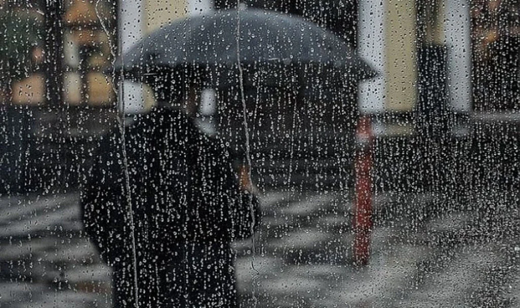 Kavurucu çöl sıcaklarına kısa ara! Meteoroloji'den gök gürültülü sağanak uyarısı