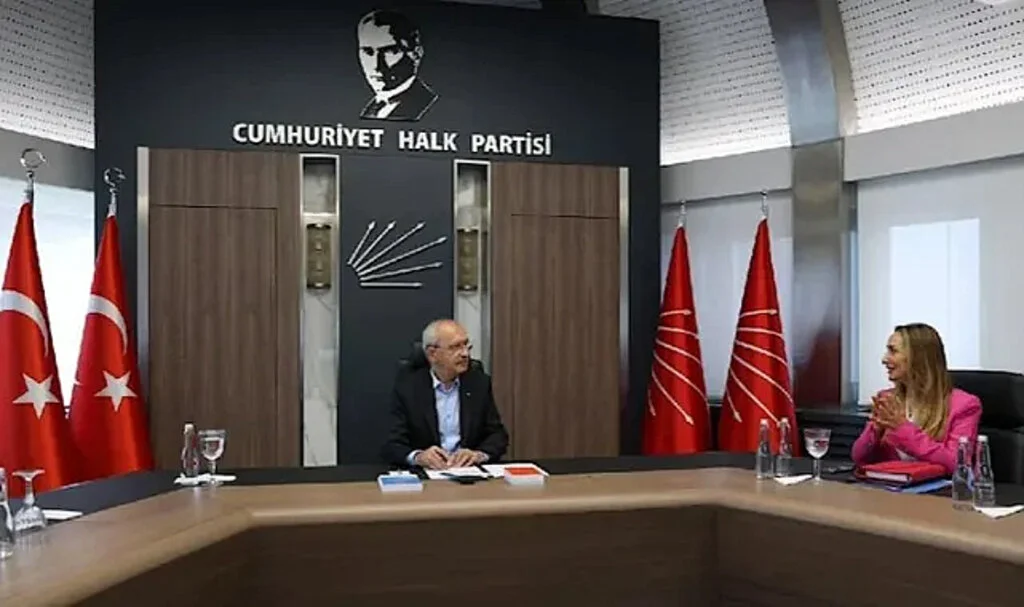 Kılıçdaroğlu’ndan Kadınlara Destek: Direnin ve Kazanın