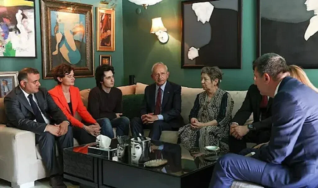 Kılıçdaroğlu’ndan Özkan Uğur’un Ailesine Taziye Ziyareti