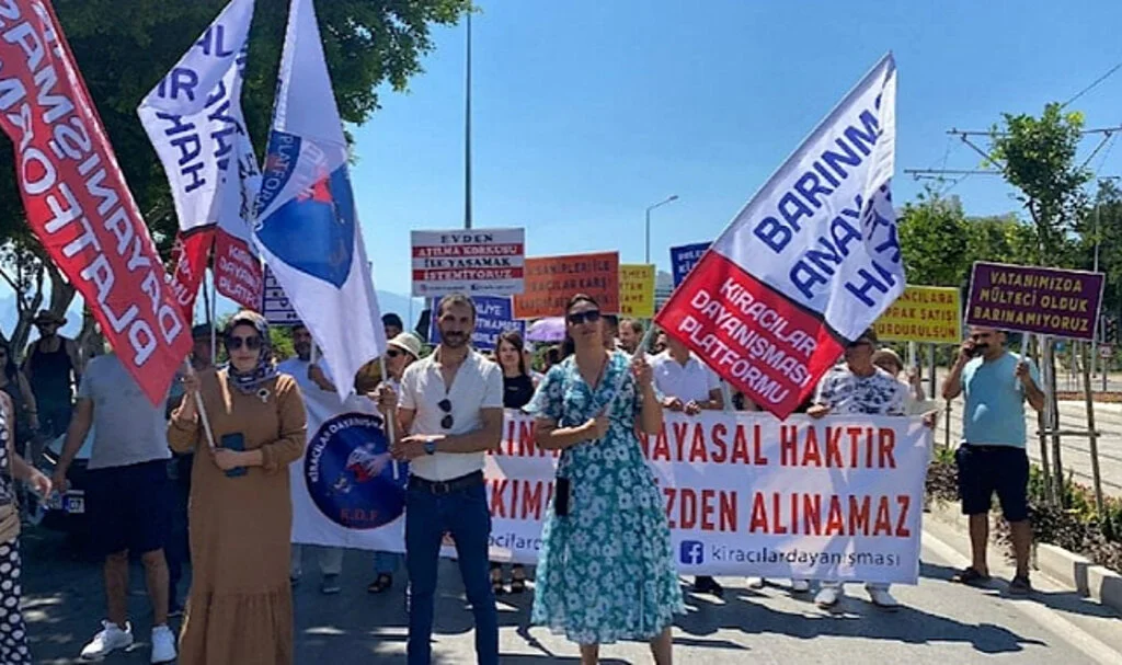 Kiracılar Meydana İndi