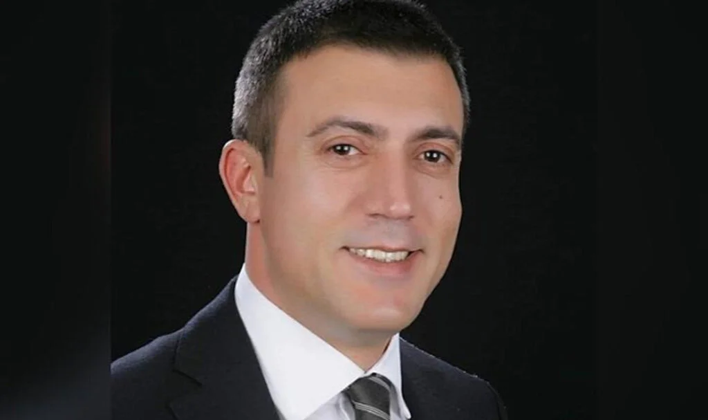 Kürsüde bir anda fenalaşıp yere yığılmıştı! AK Partili Belediye Başkanı hayatını kaybetti