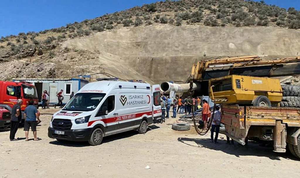 Manisa'da Hızlı Tren Şantiyesinde Gaz Zehirlenmesi: 2 Kişiden Haber Alınamıyor