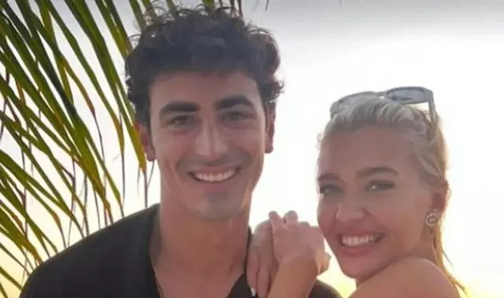 Melisa Döngel Survivor’ın Yıldızıyla Pozlarını Paylaştı! Samimi Halleri Dikkat Çekti