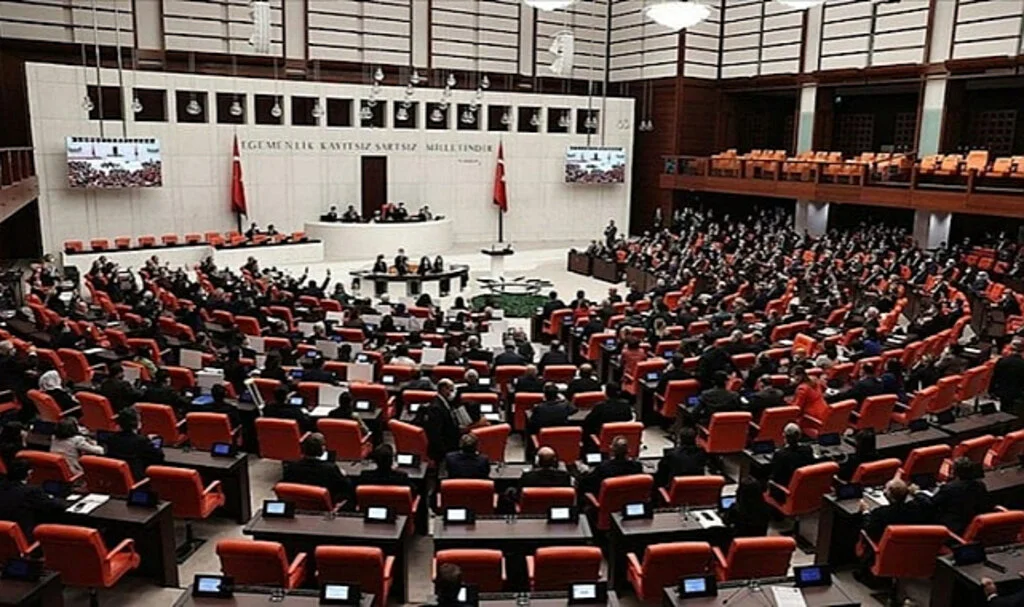 Memur Maaşında Artış ile Vergi Düzenlemelerini İçeren Teklif Meclis’te