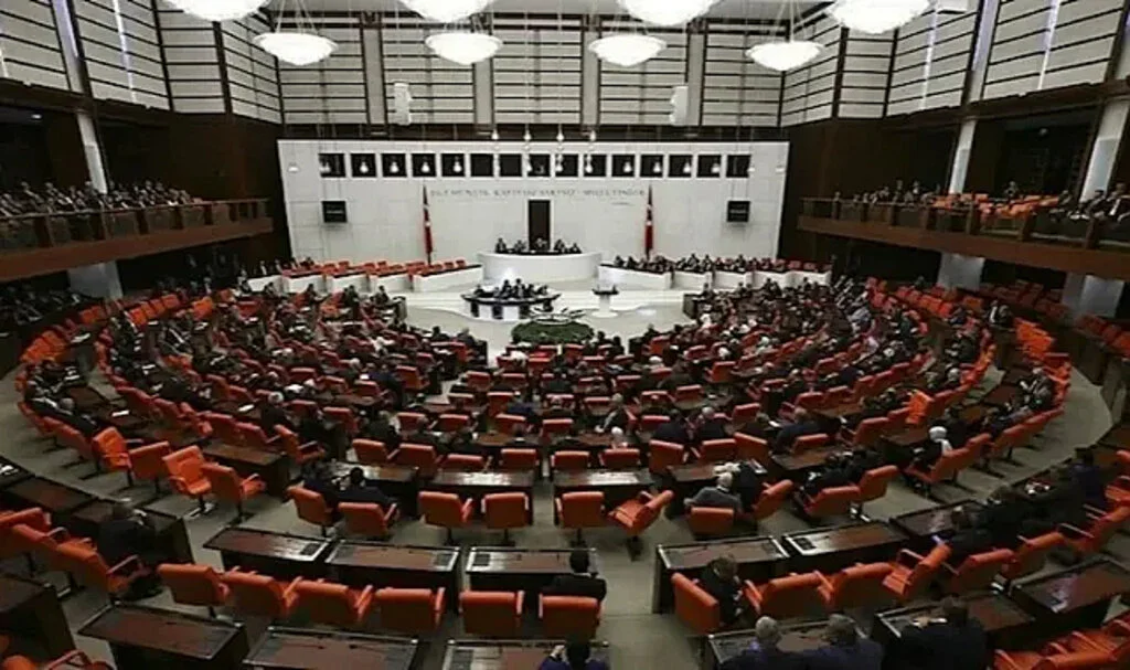 Memur ve Emekli Zammına İlişkin Teklifin Birinci Bölümü Kabul Edildi