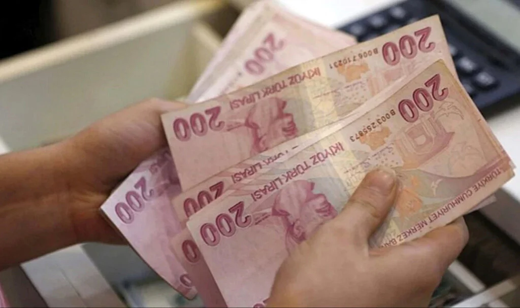 Merkez Bankası'nın Enflasyon Tahmini Gerçekleşirse, Önümüzdeki Sene En Düşük Emekli Maaşı 9 Bin 900 TL Olacak