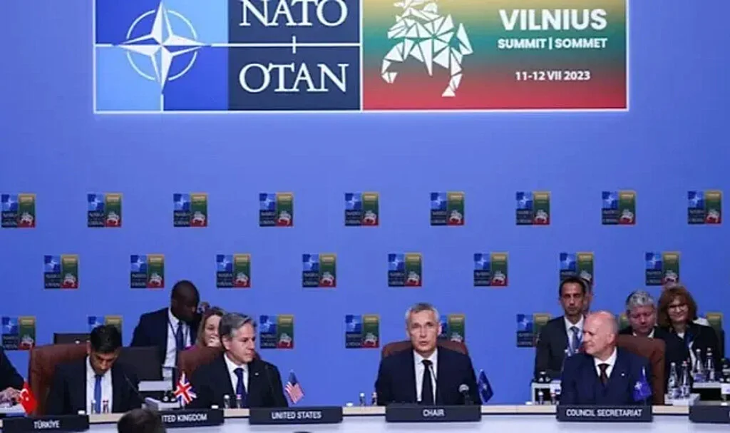 NATO Liderleri Zirvenin İkinci Gününde Toplandı
