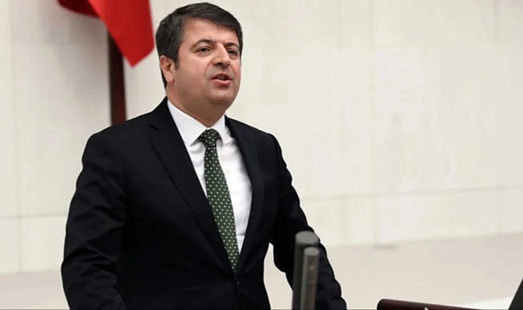 ÖTV Zammına Tepki Gösteren CHP'li Vekilin, Oylamada "Kabul" Oyu Verdiği Ortaya Çıktı