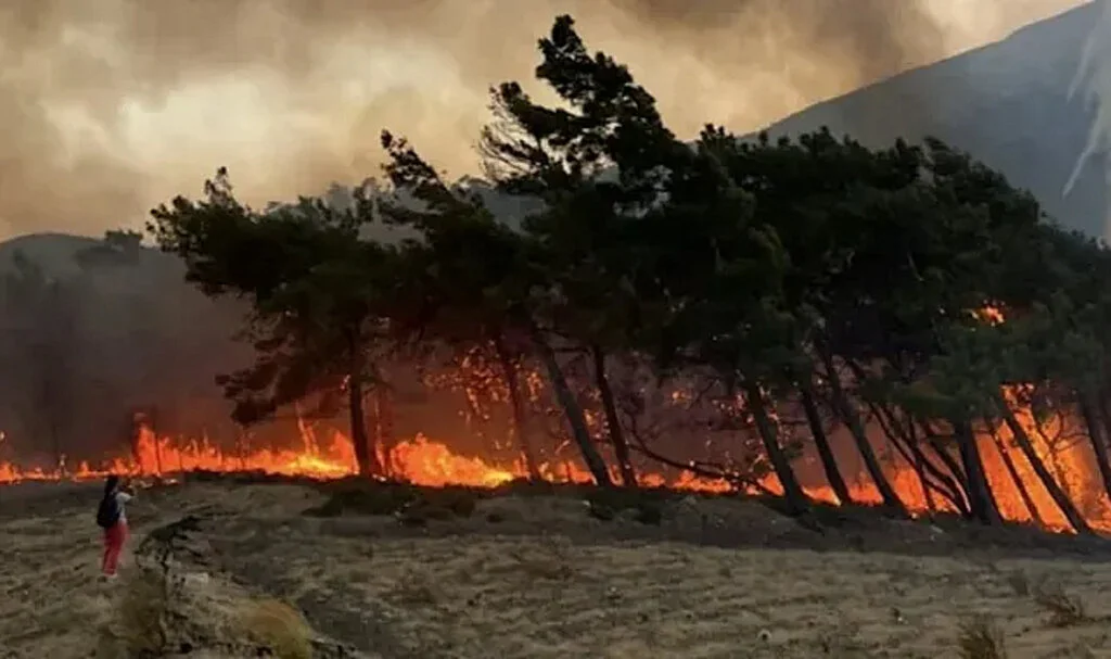 Rodos, 5 Gündür Yanıyor, Köyler Tahliye Ediliyor