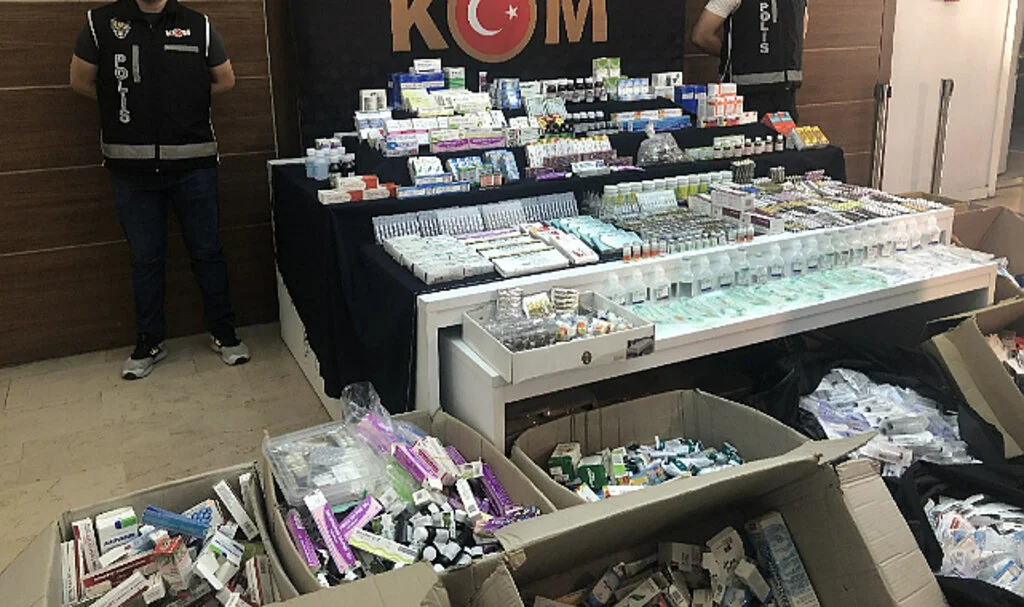 Rusya’dan Kaçak Getirip, İstanbul’da Bakkalda Satıyorlardı