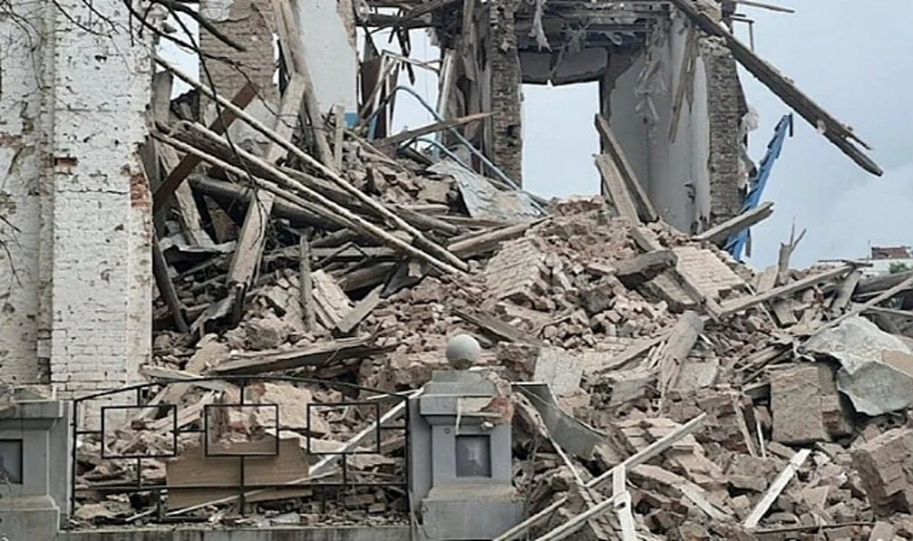 Rusya İnsani Yardım Malzemelerin Depolandığı Okula Saldırı Düzenledi