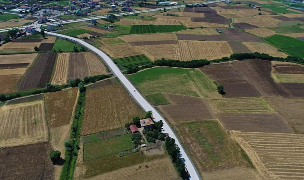 Samsun Büyükşehir Belediyesi 20 Mahallenin Yol Sorunu Çözdü