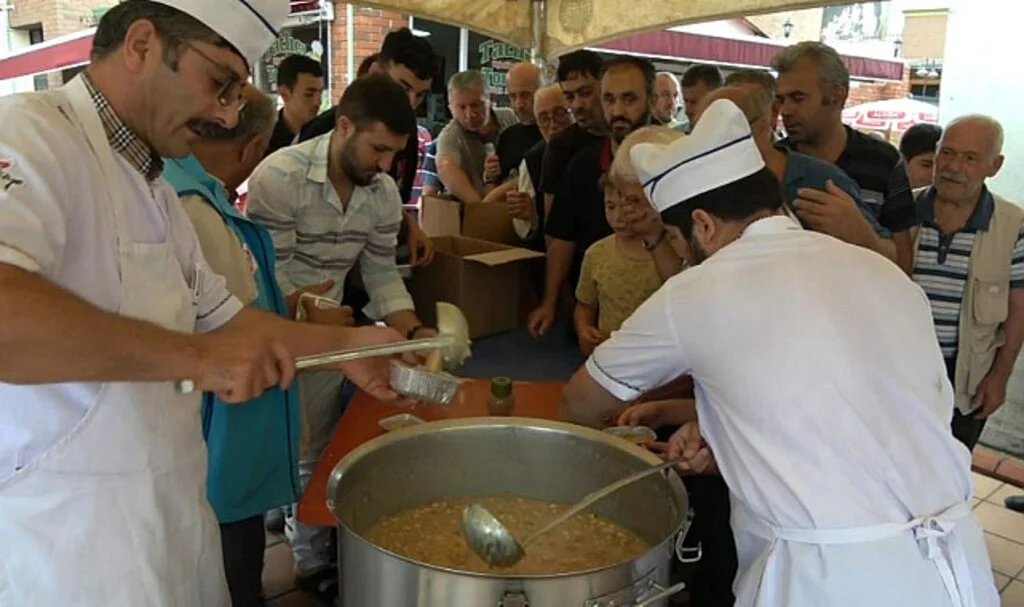Samsun Çarşamba’da Aşure Dağıtımı Gerçekleşti