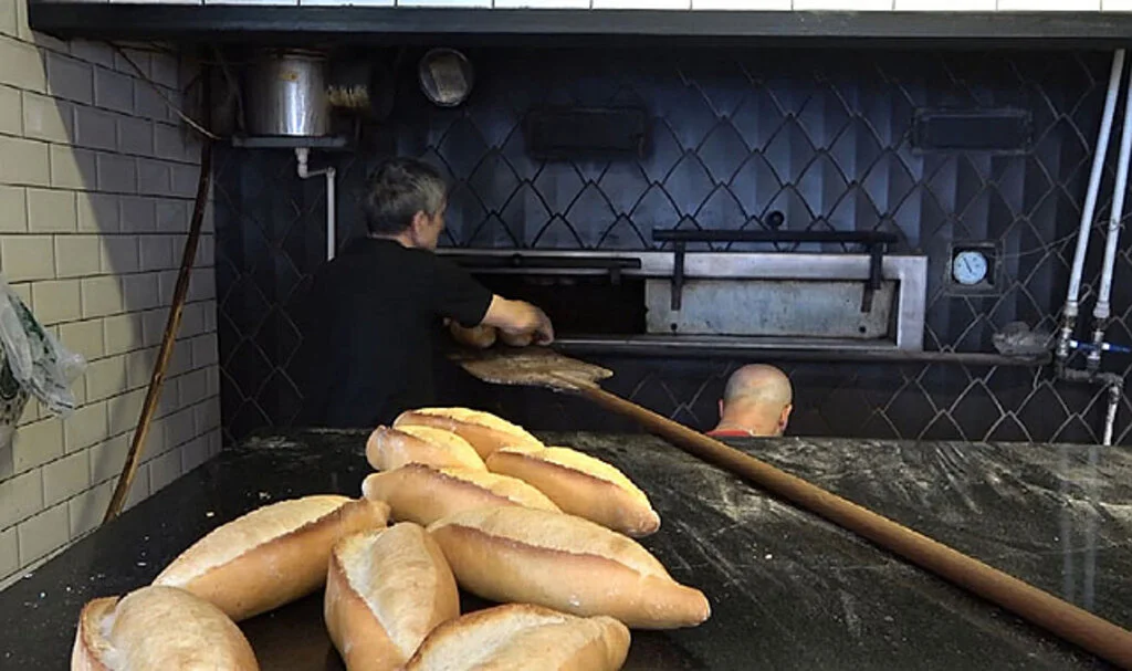 Samsun'da 200 Derece Önünde Ekmek Mücadelesi   
