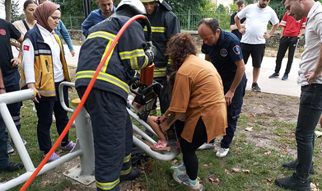 Samsun'da 3 Yaşındaki Çocuğun Bacağı, Spor Aletine Sıkıştı