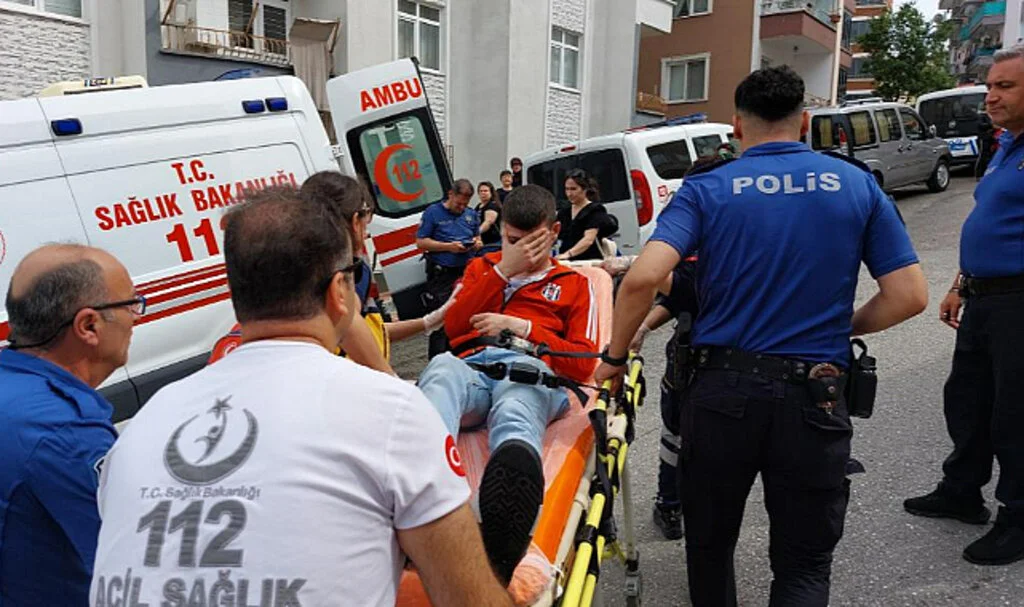 Samsun'da Arkadaşları Darp Etti, Balkondan Balkona Atlayarak Kurtuldu