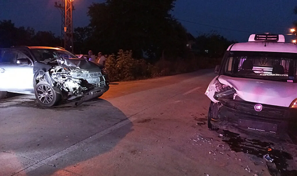 Samsun'da Cip ve Hafif Ticari Aracın Çarpışması Sonucu 1 Kişi Yaralandı 