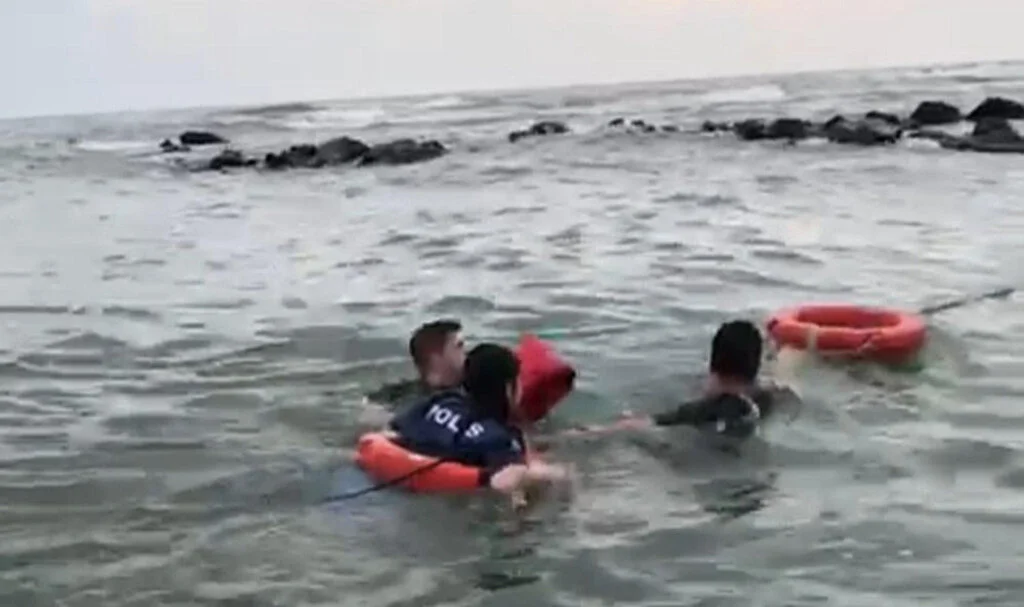 Samsun'da Denizde Mahsur Kalan 3 Kişi Kurtarıldı
