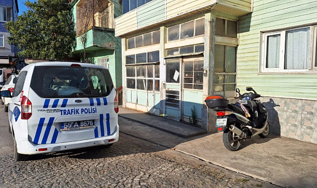 Samsun’da devrilen motosikletteki 2 kişi yaralandı