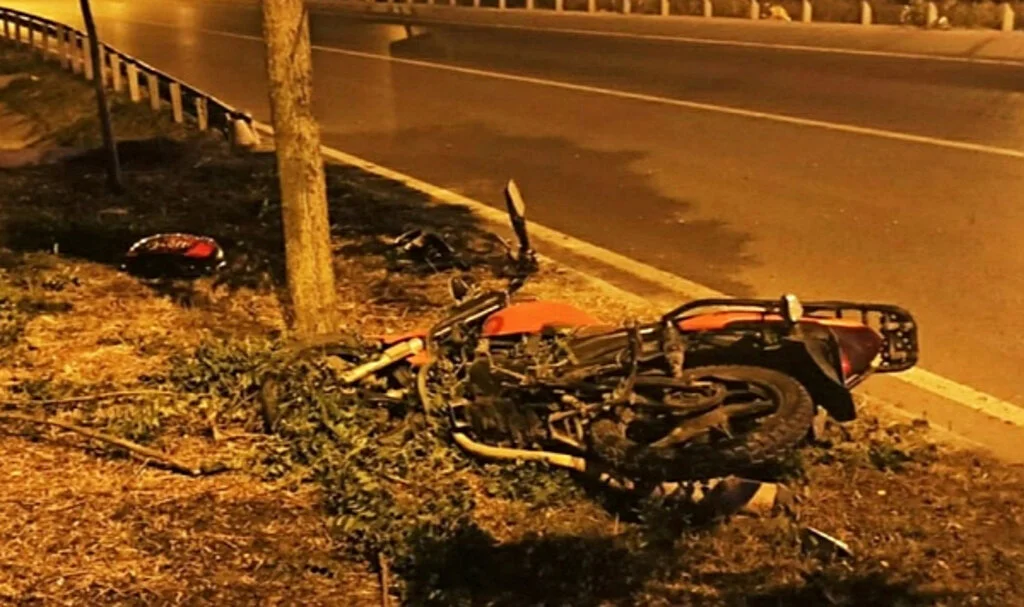 Samsun'da Farı Kapanan Motosiklet Kaza Yaptı: 1 Ölü