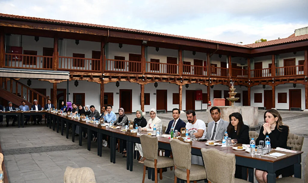 Samsun'da görev yeri değişen yargı mensupları veda etti 